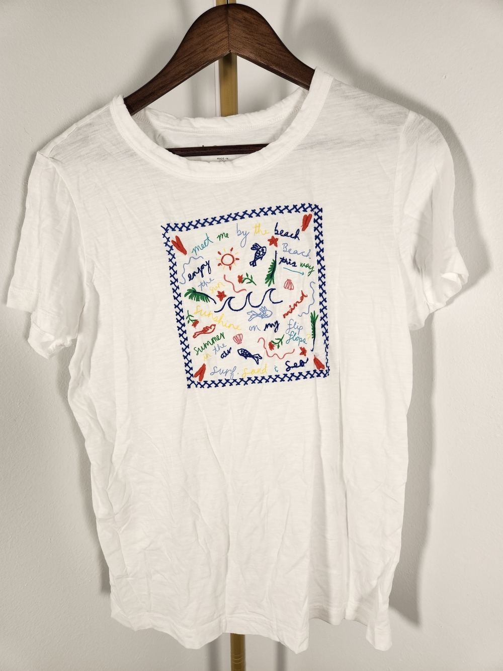 LOFT White Short Sleeve Tee with Multicolor Embroidered Beach Motif